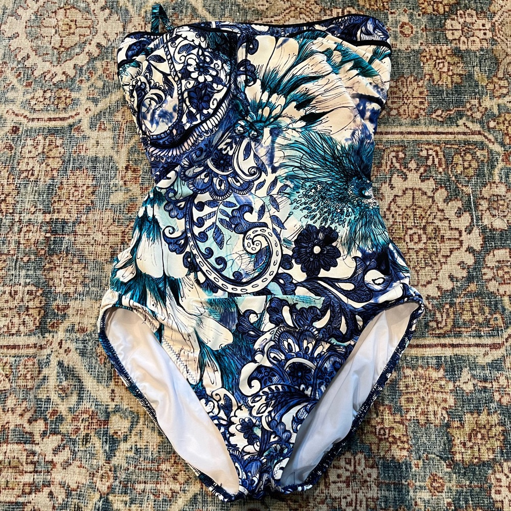 Gottex one piece bathing suit